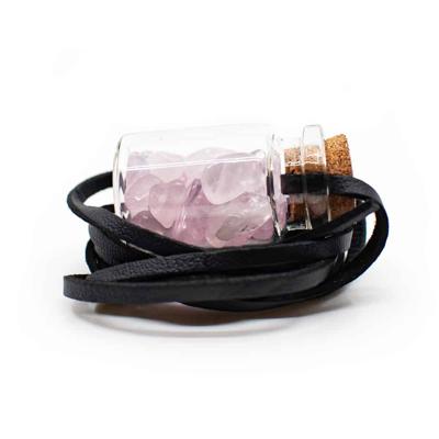 Geschenkflesje aan Waxkoord met Rozenkwarts Geschenkflesje aan Waxkoord met Rozenkwarts