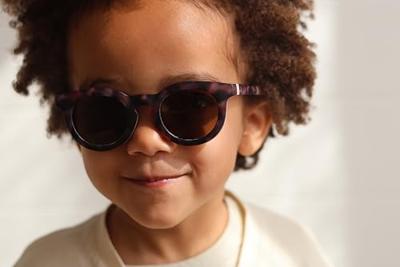 BEABA Happy-zonnebril voor kinderen van 2 tot 4 jaar oud rozen BEABA Happy-zonnebril voor kinderen van 2 tot 4 jaar oud rozen