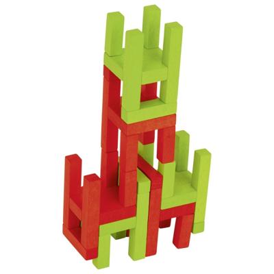 Goki balansen stapelspel met houten stoelen