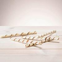 8in1 Delights Beef Twisted Sticks - gezonde kauwstangen voor gevoelige honden, hoogwaardig rundvlees gewikkeld in runderhuid, 10 stuks - thumbnail