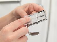 tesa POWERSTRIPS® Waterproof dubbele haak Wit Inhoud: 1 stuk(s) - thumbnail