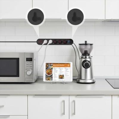 Maclean stekkerdoos, 5-polige verlengkabel + 3xUSB, 110-240V AC 50/60Hz, 2,1A max 2500W, 1,5m, zwart, MCE395 B