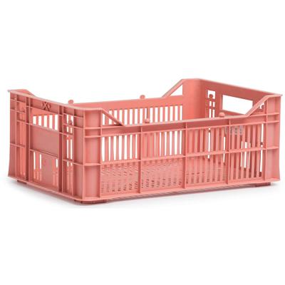 UrbanProof Urban proof fietskrat helsinki kunststof 7l warm roze 30x20x11 cm UrbanProof Urban proof fietskrat helsinki kunststof 7l warm roze 30x20x11 cm