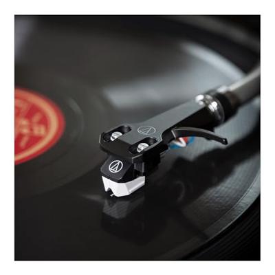 Audio Technica AT-VM95SP/H 78rpm SP MM cartridge op headshell, sferische stylus Audio Technica AT-VM95SP/H 78rpm SP MM cartridge op headshell, sferische stylus