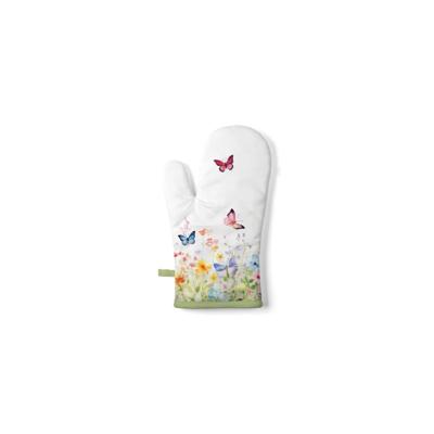 Ambiente Ovenwant butterflies in field