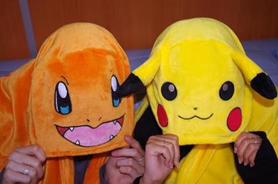 3D Hooded Blanket - POKEMON - Pikachu - 120 x 150 cm - Ultrazacht - Kleurrijk ontwerp