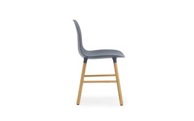 Normann Copenhagen Form eetkamerstoel Blue vierpoot eikenhout Normann Copenhagen Form eetkamerstoel Blue vierpoot eikenhout