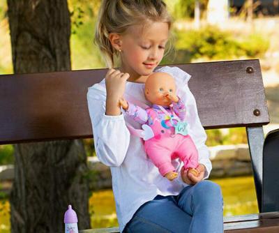 Famosa Nenuco babypop met zacht lijfje ongeveer 28 cm groot Famosa Nenuco babypop met zacht lijfje ongeveer 28 cm groot