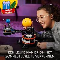 LEGO TECHNIC 42179 Planeet Aarde en Maan in een baan - thumbnail