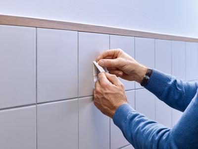 Klevende spijker tesa tegels metaal 2kg wit Klevende spijker tesa tegels metaal 2kg wit