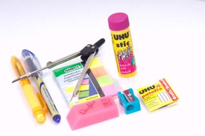 Kangaro k-7402 beker met pen/gum/lijm/passer/etc.