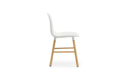 Normann Copenhagen Form eetkamerstoel White vierpoot eikenhout