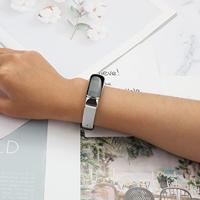 Fitbit Luxe - Leren bandje - Maat: Large - Wit - thumbnail
