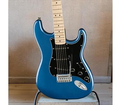 Squier Affinity Series Stratocaster MN Lake Placid Blue elektrische gitaar