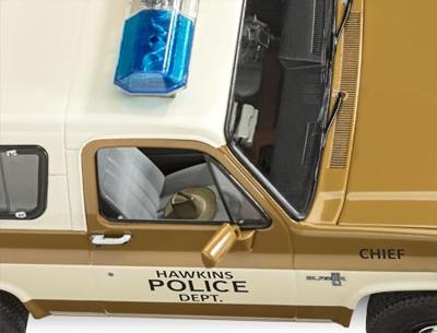 Revell 07724 Stranger Things Jim Hopper´s Chevy® Blazer K5™ Auto (bouwpakket) 1:25