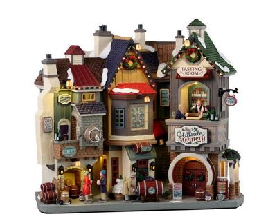 Lemax the hillside winery verlichte facade Caddington Village 2023