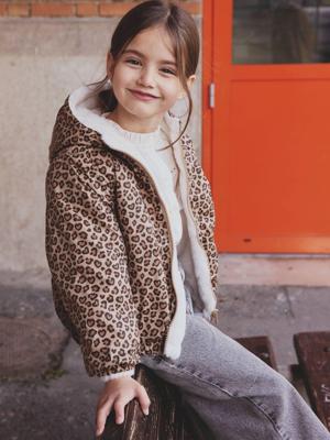 Omkeerbare windjack met capuchon voor meisjes, luipaard/sherpa beige