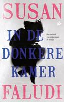 In de donkere kamer - Susan Faludi - ebook - thumbnail