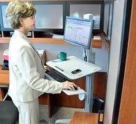 Ergotron WorkFit-C TV-wagen Aantal monteerbare displays: 1 Display(s) 25,4 cm (10) - 55,9 cm (22) Grijs In hoogte verstelbaar, Toetsenbordhouder, Kantelbaar, - thumbnail