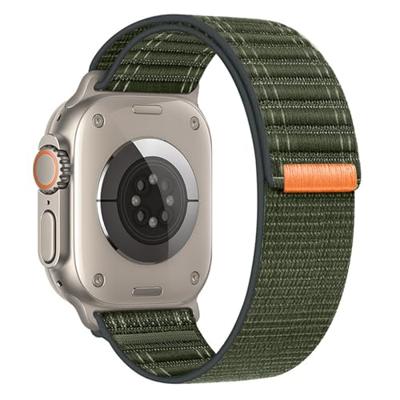By Qubix - Nylon Wave band - Groen - Compatible met Apple Watch 38mm / 40mm / 41mm / 42mm - Compatible Apple watch bandjes