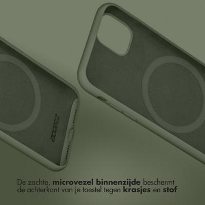 Accezz Liquid Silicone Backcover met MagSafe voor Samsung Galaxy S25 Ultra Telefoonhoesje Groen Accezz Liquid Silicone Backcover met MagSafe voor Samsung Galaxy S25 Ultra Telefoonhoesje Groen