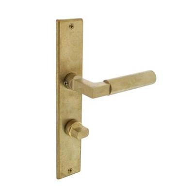 Deurkruk Bau-stil op schild met toilet-/badkamersluiting messing getrommeld