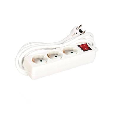 3-Voudige stekkerdoos met schakelaar en randaarde 3-Voudige stekkerdoos met schakelaar en randaarde