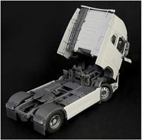 Italeri 1/24 Volvo FH16 Globetrotter XL (new molds) - thumbnail