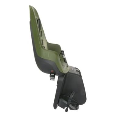 Maxi One Olive Green drager bev Achterstoeltje