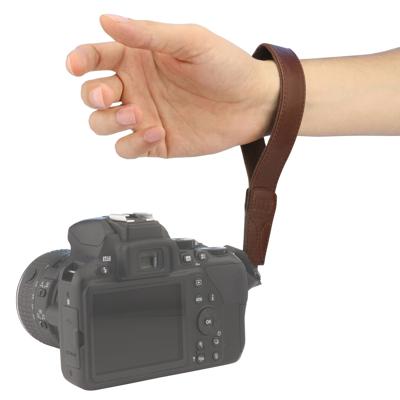 MegaGear ultralichte handriem van leer voor alle camera's, donkerbruin
