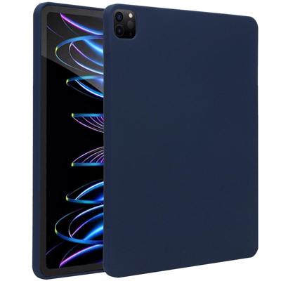 Accezz Liquid Silicone Backcover met penhouder iPad Pro 12.9 (2022) / Pro 12.9 (2021) / Pro 12.9 (2020) Tablethoesje Blauw Accezz Liquid Silicone Backcover met penhouder iPad Pro 12.9 (2022) / Pro 12.9 (2021) / Pro 12.9 (2020) Tablethoesje Blauw