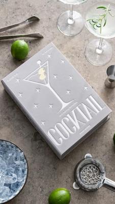 Essentials boek met cocktail tools
