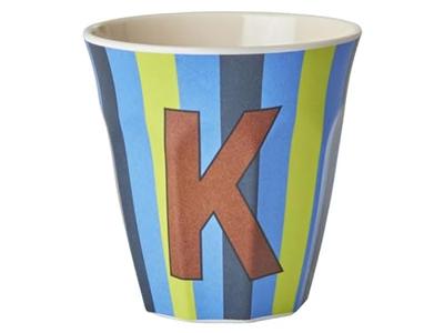 Gestreepte melamine beker LETTER K rice, medium 250 ml meerkleurig