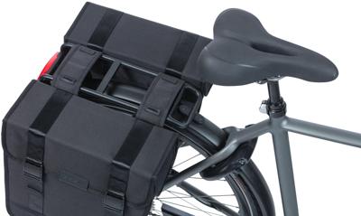 Basil tour dubbele fietstas - waterafstotend - 28l - zwart - thumbnail