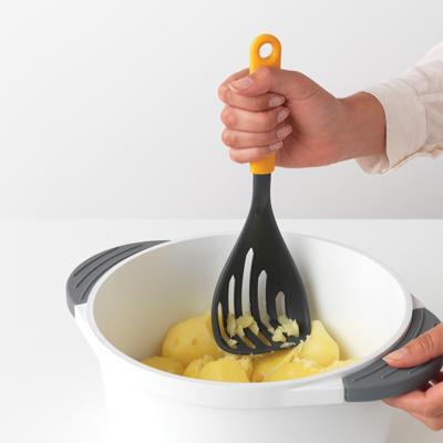Brabantia Tasty+ Aardappelstamper + Lepel Geel/Zwart Brabantia Tasty+ Aardappelstamper + Lepel Geel/Zwart
