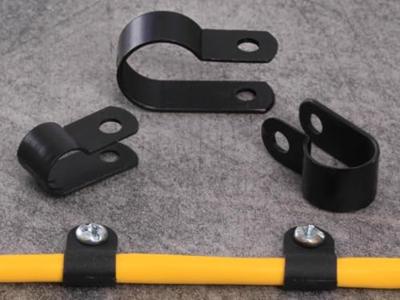 Quadrios 22CA157 Bevestigingsklem Schroefbaar 22CA157 Bundel-Ø (bereik) 13.2 mm (max) Zwart 1 set(s)