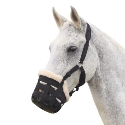 Shires Deluxe graasmasker zwart maat:pony