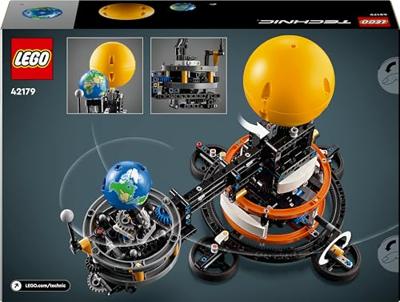 LEGO TECHNIC 42179 Planeet Aarde en Maan in een baan