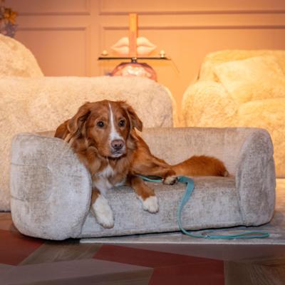 Richmond Huisdierenbed 'Bingo' Chenille, kleur Clay Richmond Huisdierenbed 'Bingo' Chenille, kleur Clay