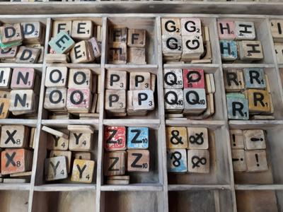 Losse Scrabble letters x5 - Warentuin over Zee Losse Scrabble letters x5 - Warentuin over Zee