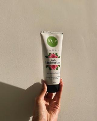 Vanan Body moisturizer red rose 200 Gram Vanan Body moisturizer red rose 200 Gram