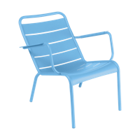 Fermob Luxembourg Low loungestoel met arm Maya blue - thumbnail