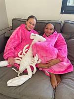Draagbare deken met capuchon & mouwen - kind - roze - thumbnail