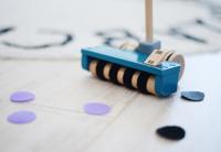 Small Foot houten stofzuiger met gekleurde klittenband stippen, 12dlg. - thumbnail