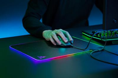Razer Firefly V2 RGB Zwart Gaming Muismat - thumbnail