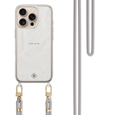 iPhone 16 Pro Max hoesje met grijs koord - Vive la vie
