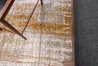 Louis de Poortere - Griff 8419 Mad Men Columbus Gold - 240x340 cm Vloerkleed - thumbnail