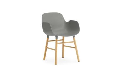 Normann Copenhagen Form armstoel Grey vierpoot eikenhout Normann Copenhagen Form armstoel Grey vierpoot eikenhout