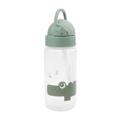 Done By Deer rietjesbeker croco groen, 350ml Done By Deer rietjesbeker croco groen, 350ml