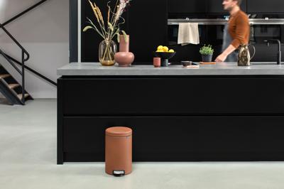 Brabantia Newicon Pedaalemmer 12 Liter Met Kunststof Binnenemmer - Mineral Cinnamon